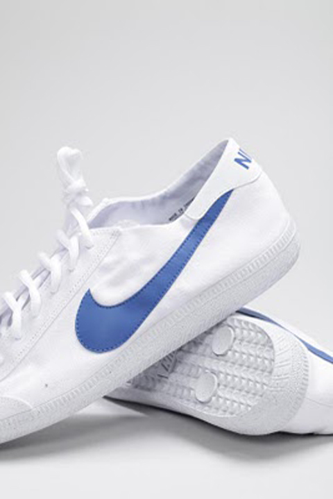 nike-white-blue-canvas-sneakers 